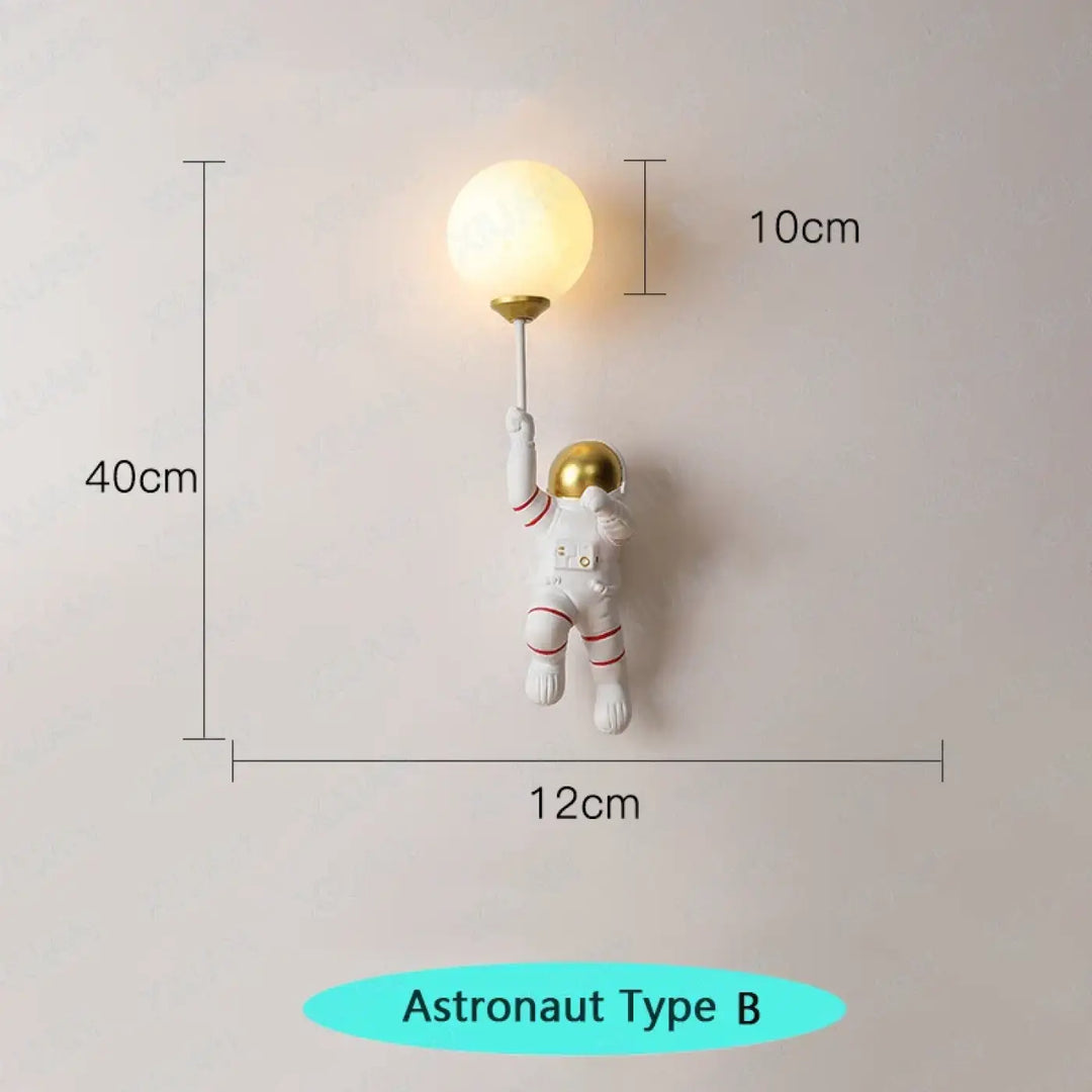Applique astronaute design original avec lampe sphère