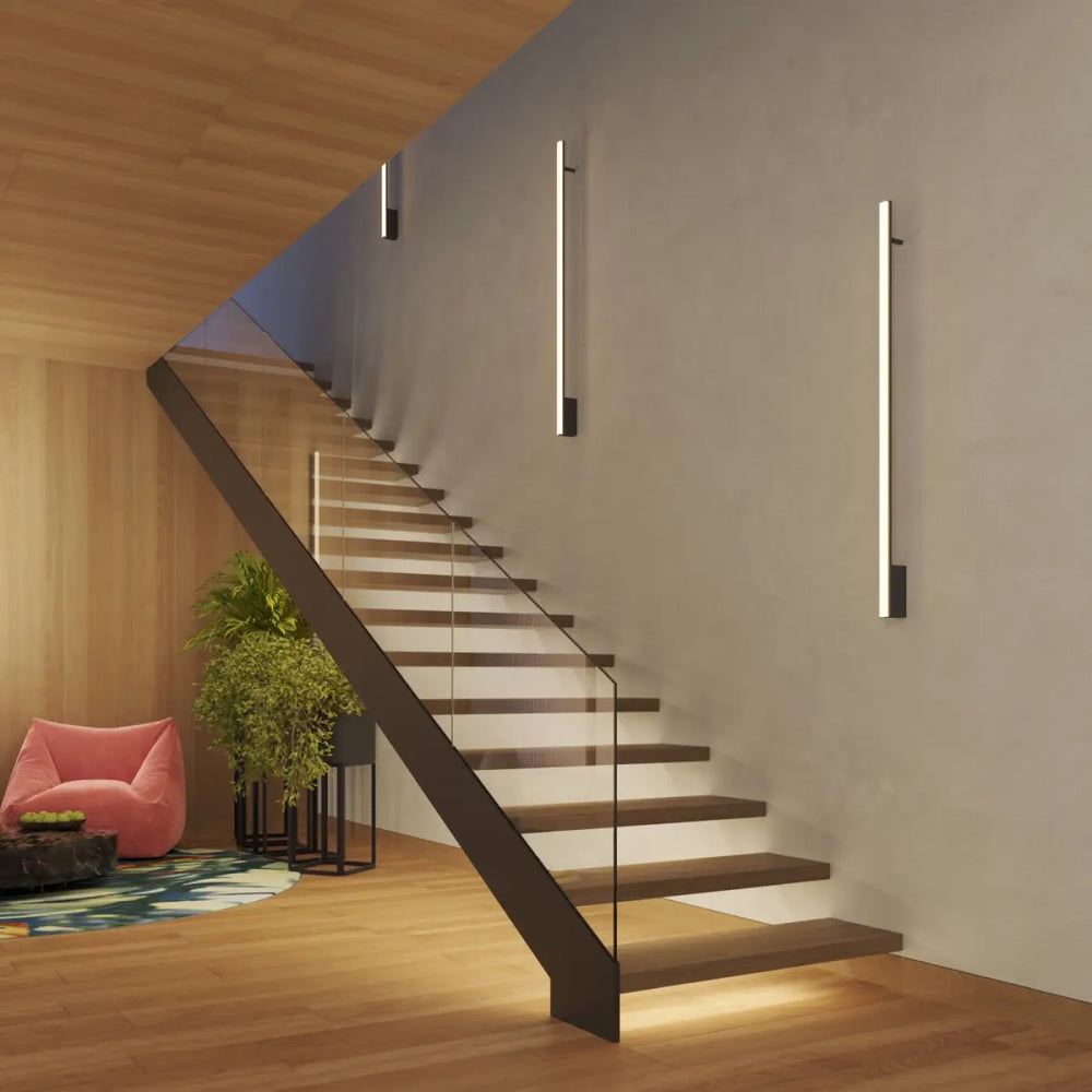 Applique murale lagom 120 noir avec design minimaliste vertical en finition métallique brossée de la collection lagom allie