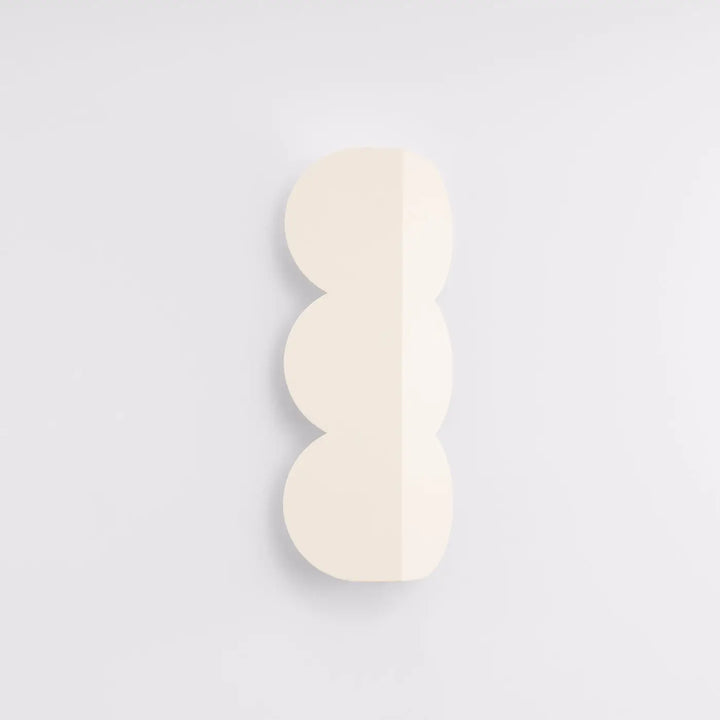 Applique murale biscuit beige avec luminaires biscuit allient forme ondulée caractéristique et caractère distinctif