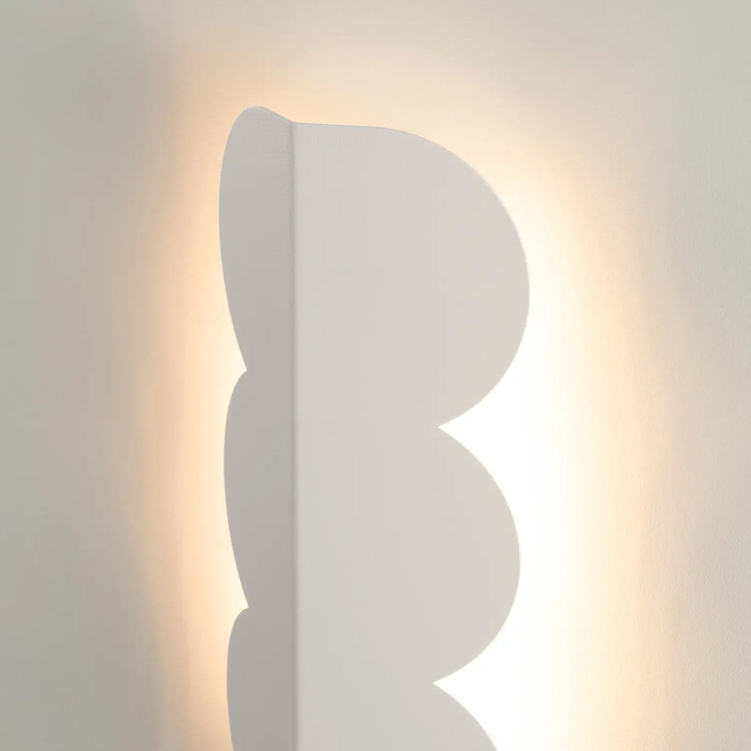 Applique murale biscuit beige avec luminaires biscuit allient forme ondulée caractéristique et caractère distinctif