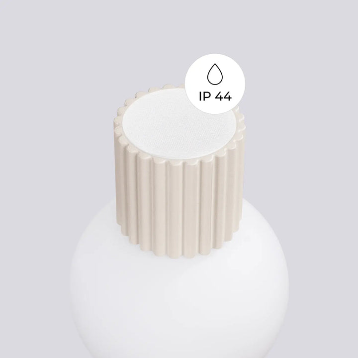 Applique murale halo beige avec buse de pulvérisation plastique nervurée et capuchon blanc ip44 pour bureau décorative
