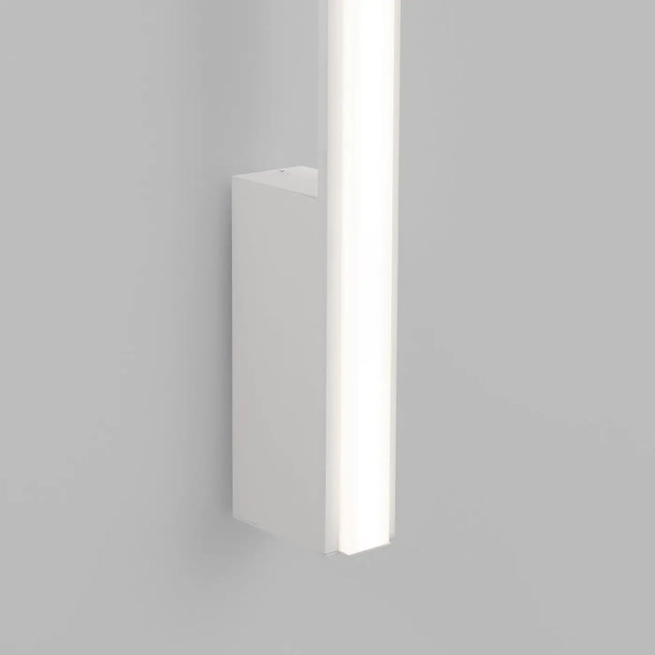 Applique murale lagom allie blanc design minimaliste avec finition excellente et éclairage led intégré 4000K