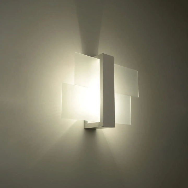 Applique murale feniks 1 blanc avec panneaux rectangulaires superposés pour une atmosphère unique et design intemporel