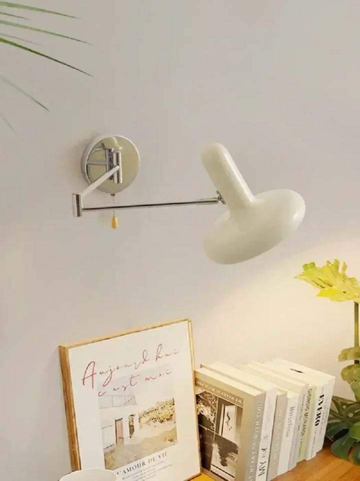 Applique Murale Blanche Avec Bras Articulé De Couleur Argent