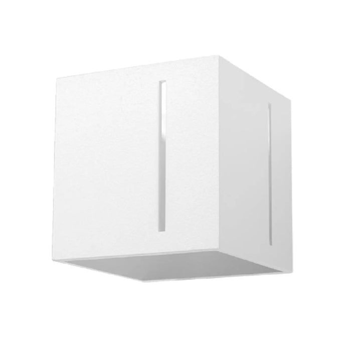 Applique murale pixar blanc en forme de cube avec fentes verticales pour un spectacle lumineux moderne