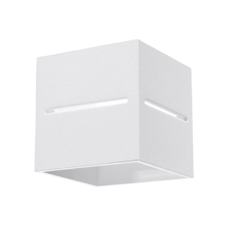 L’applique murale lobo blanc en forme de cube avec perforation linéaire moderne et bandes led horizontales intégrées