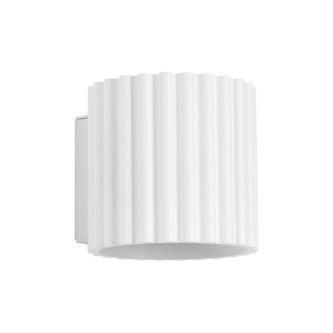 Applique murale aura blanc en céramique avec design moderne et forme unique inspirée flûtée cylindrique