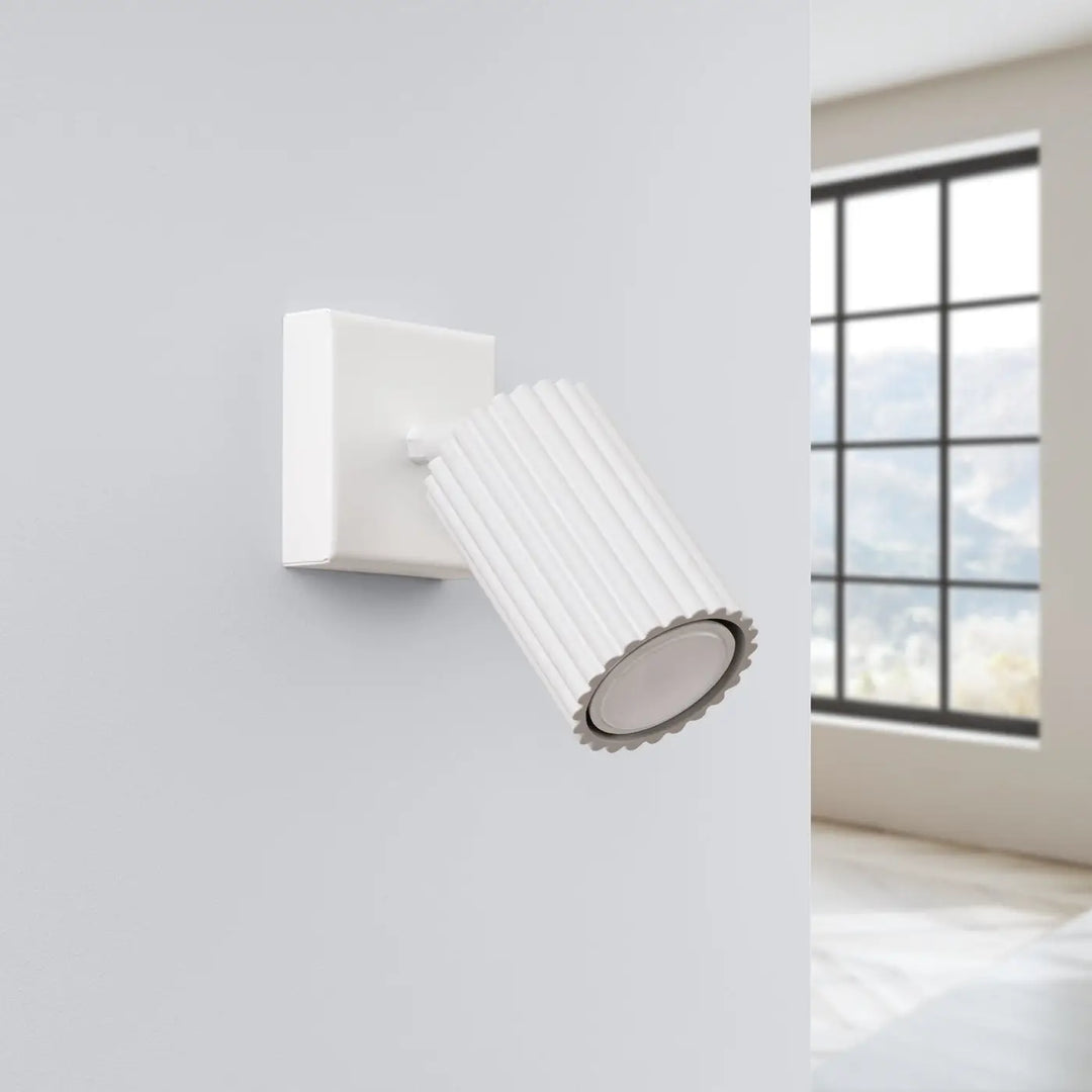 Applique murale karbon blanc avec abat-jour cannelé cylindrique et ampoules gu10 interchangeables design minimaliste