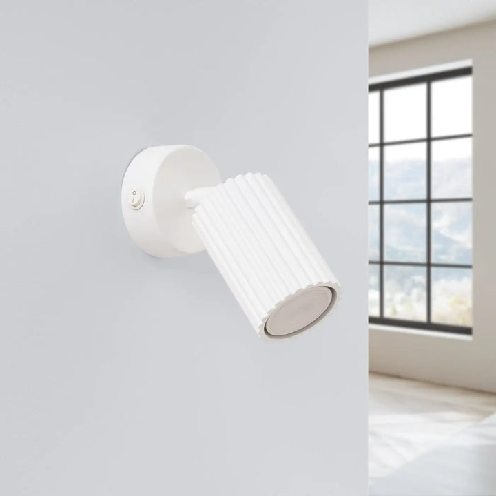 Applique murale avec interrupteur karbon blanc avec design minimaliste et ampoules gu10 interchangeables plafonnier karbon allie