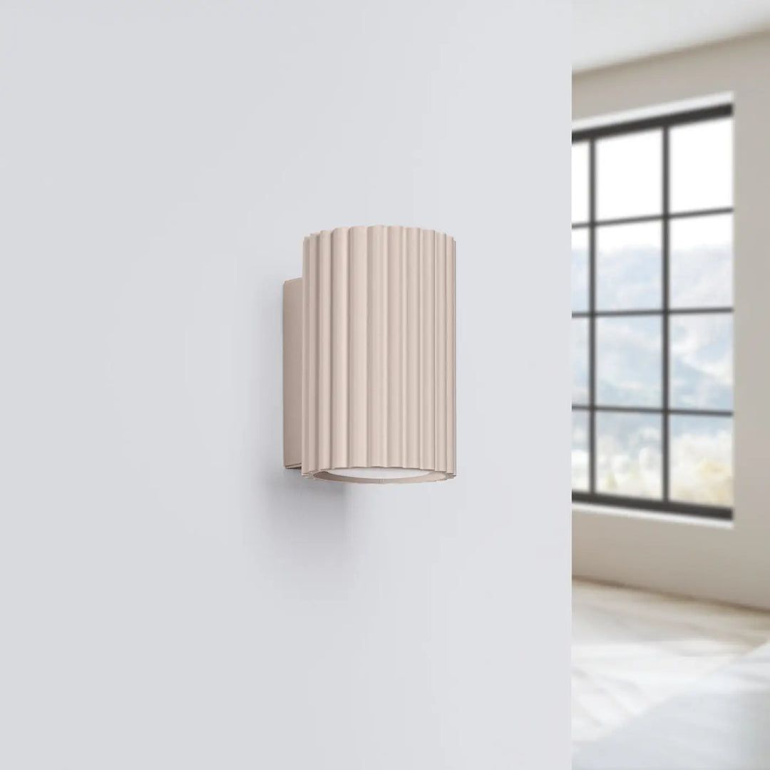 Applique murale karbon 10 taupe avec design minimaliste cylindrique et ampoules gu10 interchangeables
