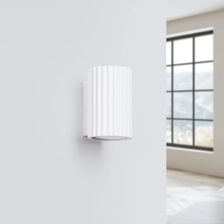 Applique murale karbon 10 blanc avec design minimaliste et ampoules gu10 interchangeables pour plafonnier karbon allie