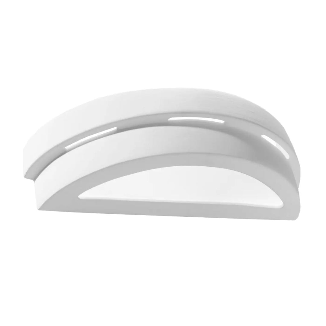 Applique murale helios en céramique blanche semi circulaire avec cadre moderne et découpes horizontales élégantes