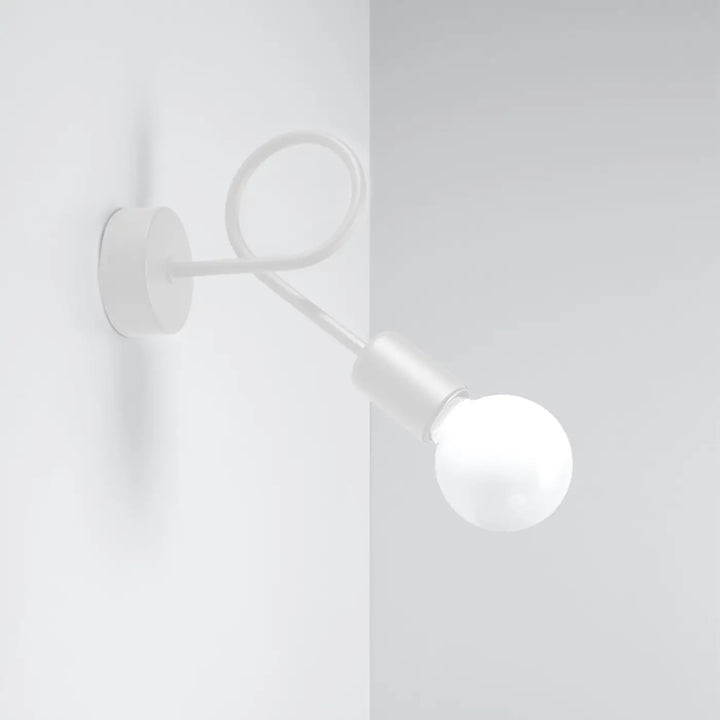 Applique murale loop blanc avec bras flexible incurvé et ampoule sphérique détails surprenants série supeł lampe supeł