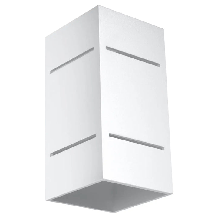 Applique murale blocco blanc avec perforation linéaire pour un spectacle lumineux extérieur moderne et diffusé