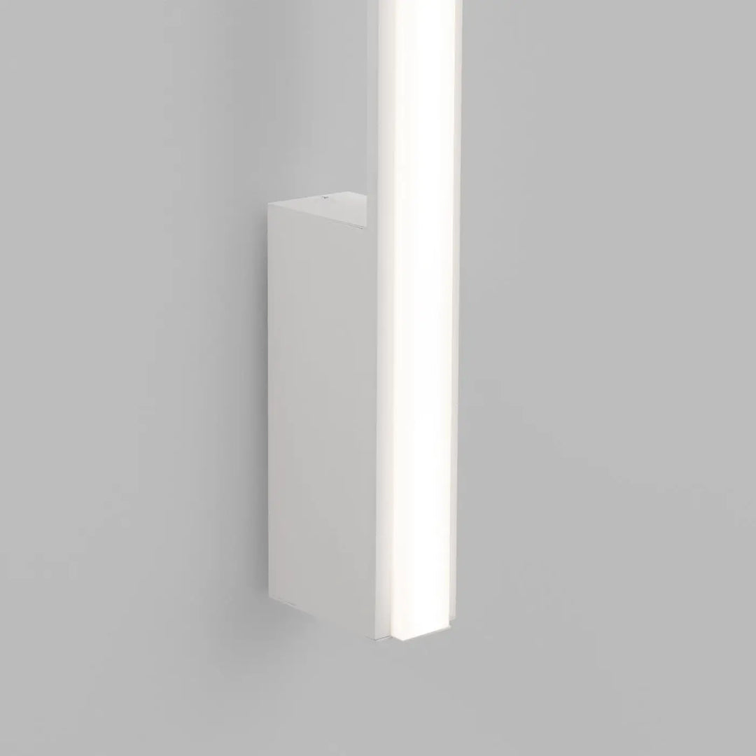 Applique murale lagom 90 blanche avec design minimaliste et excellente finition collection lagom allie