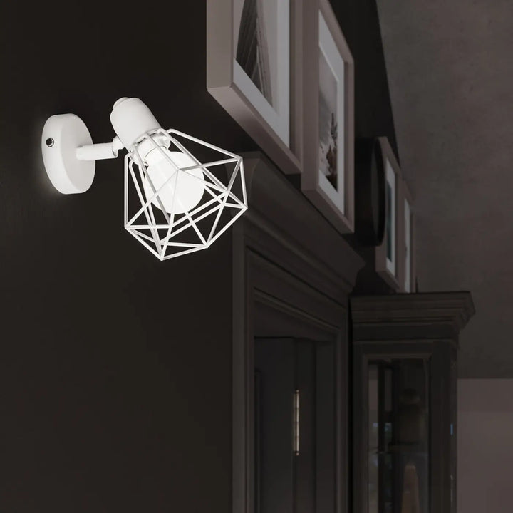 Applique murale série artemis 1 blanc en cage géométrique avec ampoule givrée créant atmosphère intime