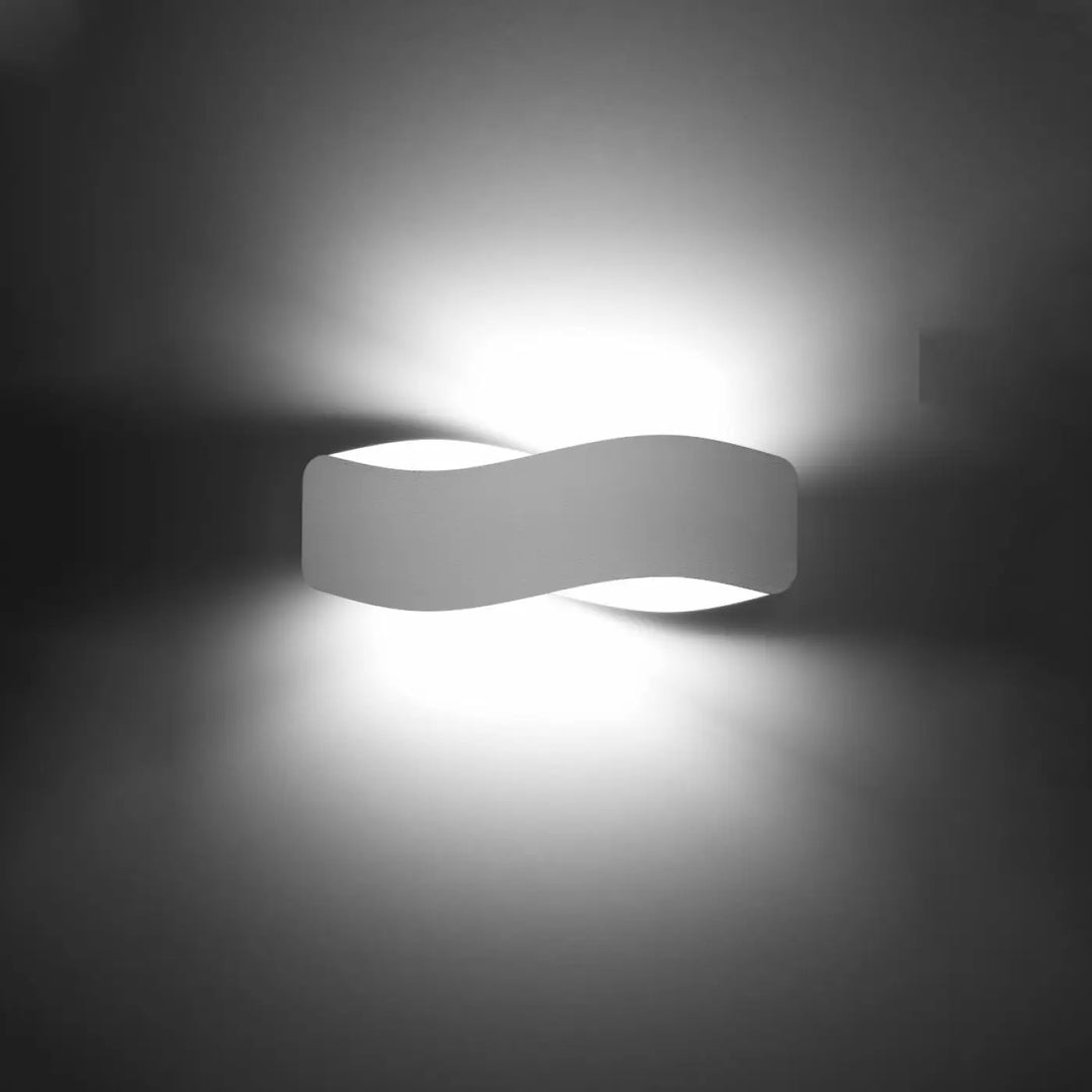 Applique murale tila 40 blanc design original en forme ondulée pour un luminaire intemporel moderne