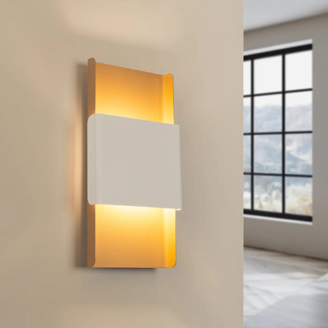 Applique durlin moderne en or et blanc avec un design rectangulaire minimalisme rencontre variété dintérieurs