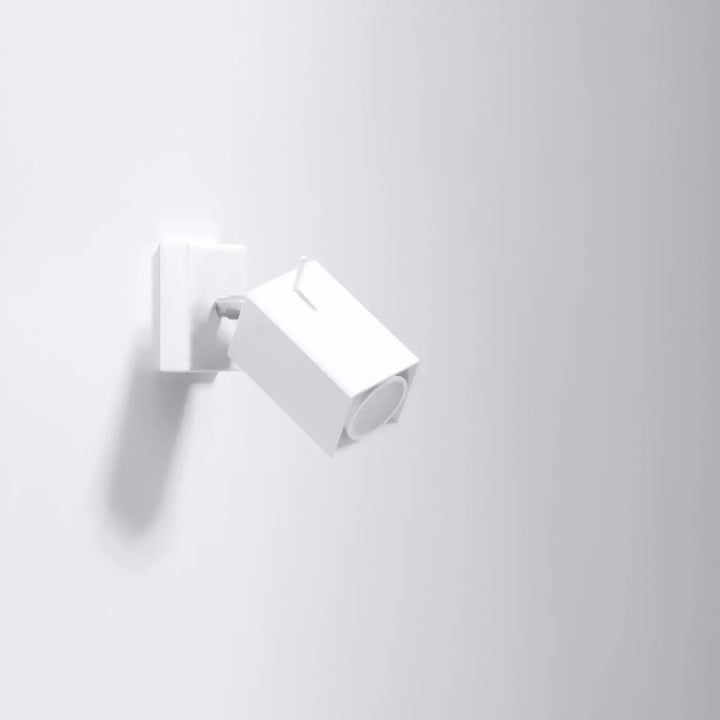 L’applique murale merida blanche minimaliste avec design moderne et finition murale moderne merida élégante
