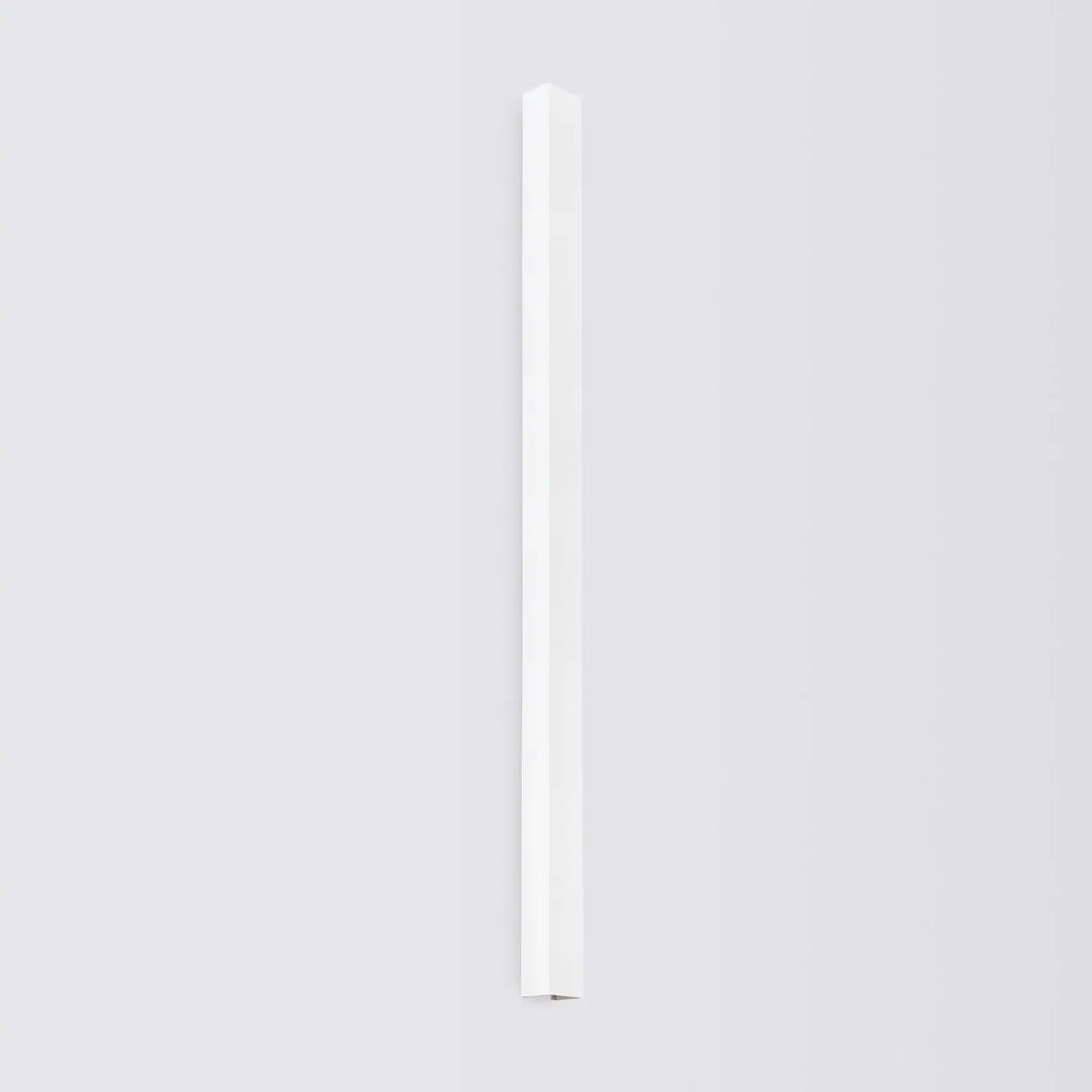 Applique murale freya 150 blanc compose d’appliques murales minimalistes disponibles en cinq coloris avec profil rectangulaire slim