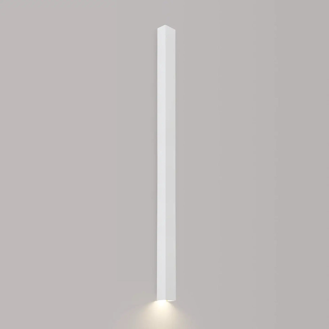 Applique murale freya 150 blanc minimaliste avec design rectangulaire en composition d’appliques murales disponibles en cinq coloris