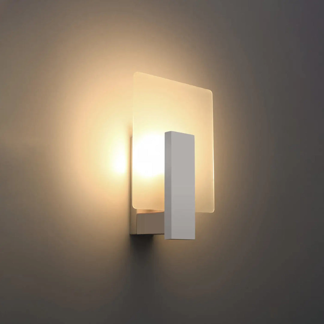 Applique murale lappo blanc en verre dépoli avec lumière chaude, lampes surprenantes au design intemporel et élégant
