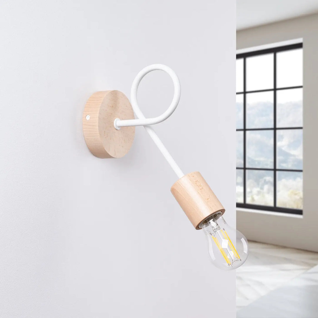 Applique murale lampe ember blanc avec base en bois naturel et bras en métal blanc design moderne avec ampoule edison