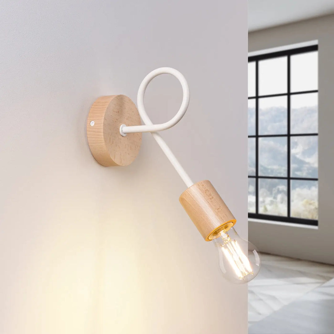 Applique murale lampe ember blanc avec base en bois naturel et bras en métal blanc design moderne en matériaux naturels