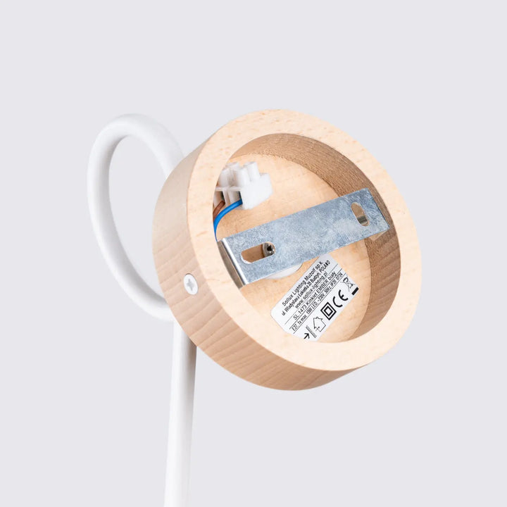 Applique murale lampe ember blanc avec design moderne en matériaux naturels bois et métal, poignée courbée blanche