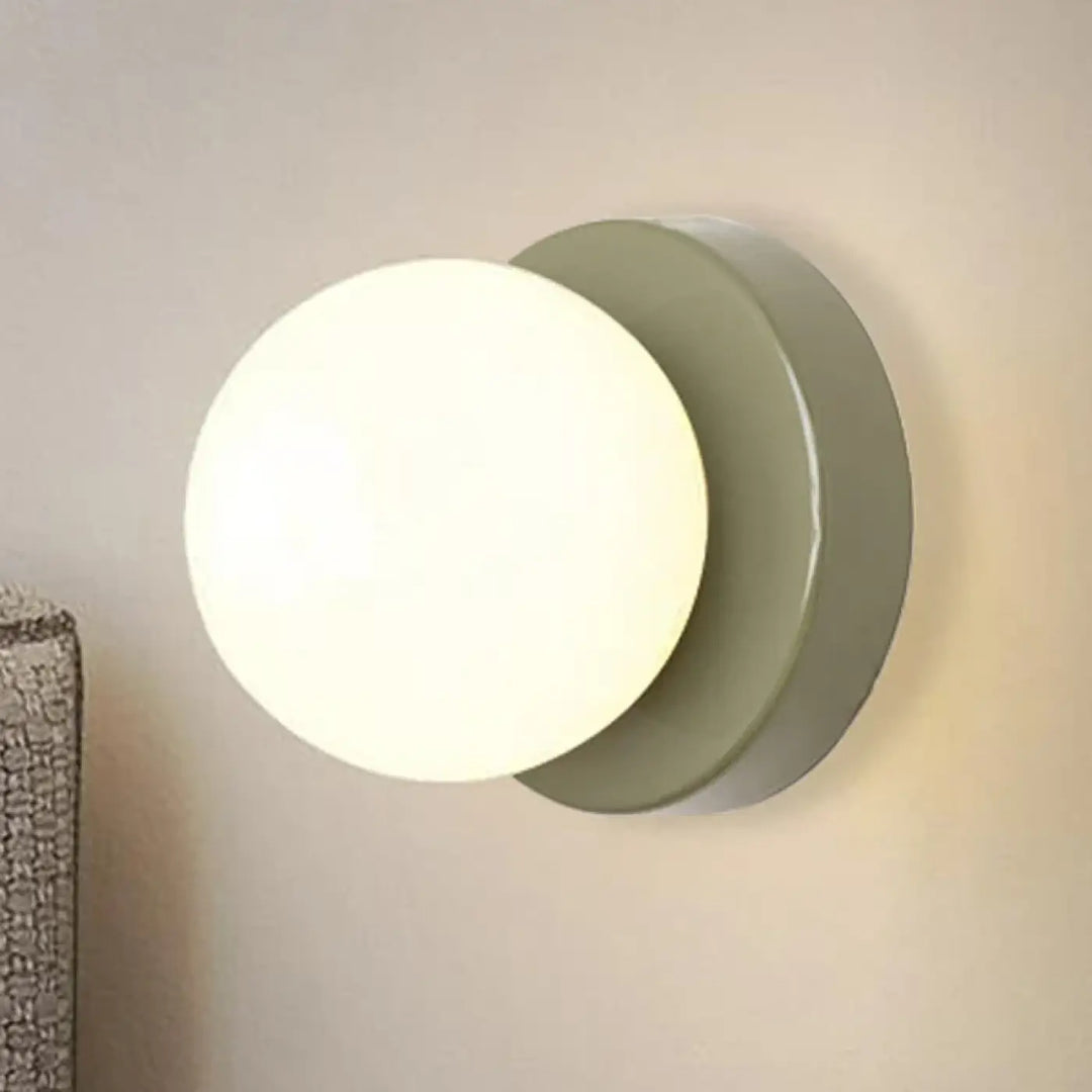 Applique Murale Boule Blanche Avec Support Coloré Design