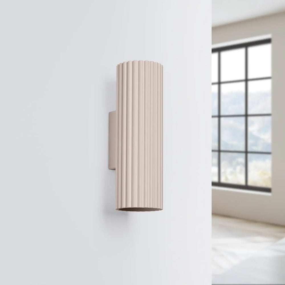 Applique murale karbon 20 taupe en design minimaliste avec ampoules gu10 interchangeables et finition beige côtelée