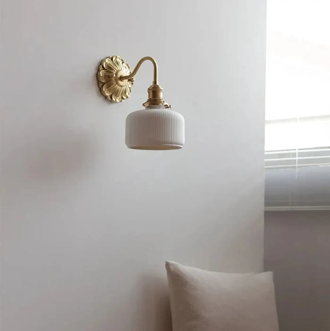 Applique murale céramique blanche design vintage forme élégante