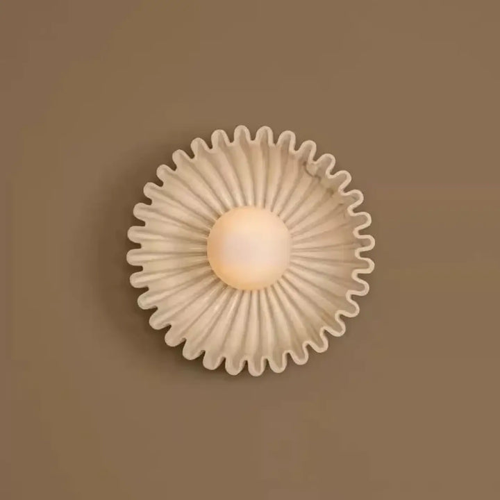 Applique murale cream en céramique avec design soleil et globe lumineux central éclatant akora