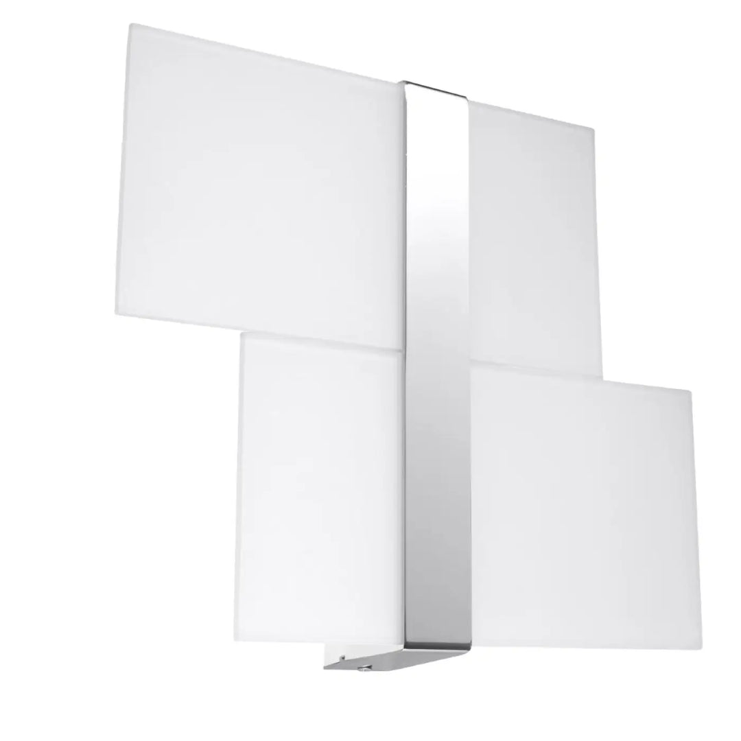 Applique murale massimo chrome avec panneaux en verre blanc disposés en motif géométrique design intemporel pour chambre à coucher