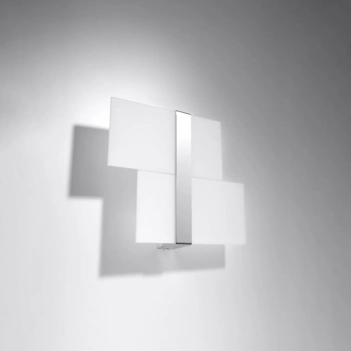 Applique murale chrome massimo en design intemporel avec panneaux en verre satiné idéale pour chambre à coucher
