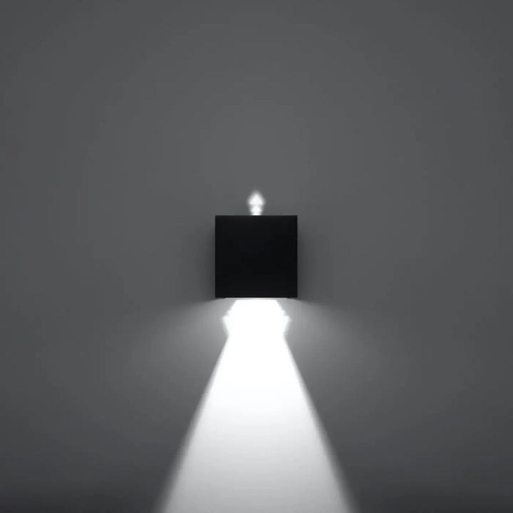 Applique murale led ip54 l’applique luca noir murale carrée luca créant un effet lumineux ciblé blanc