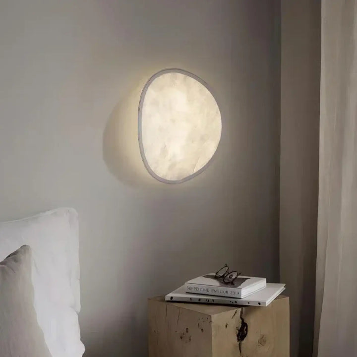 Applique Murale Demi-Lune Blanche Avec Lumière Douce

