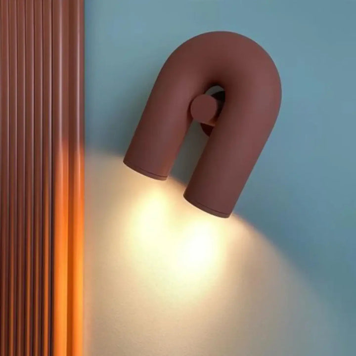 Applique murale kora en u terracotta avec finition mate et design minimaliste pour intérieur moderne murale design