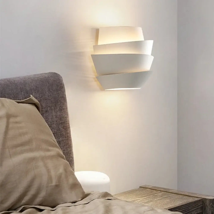 Applique murale design blanche géométrique moderne LED

