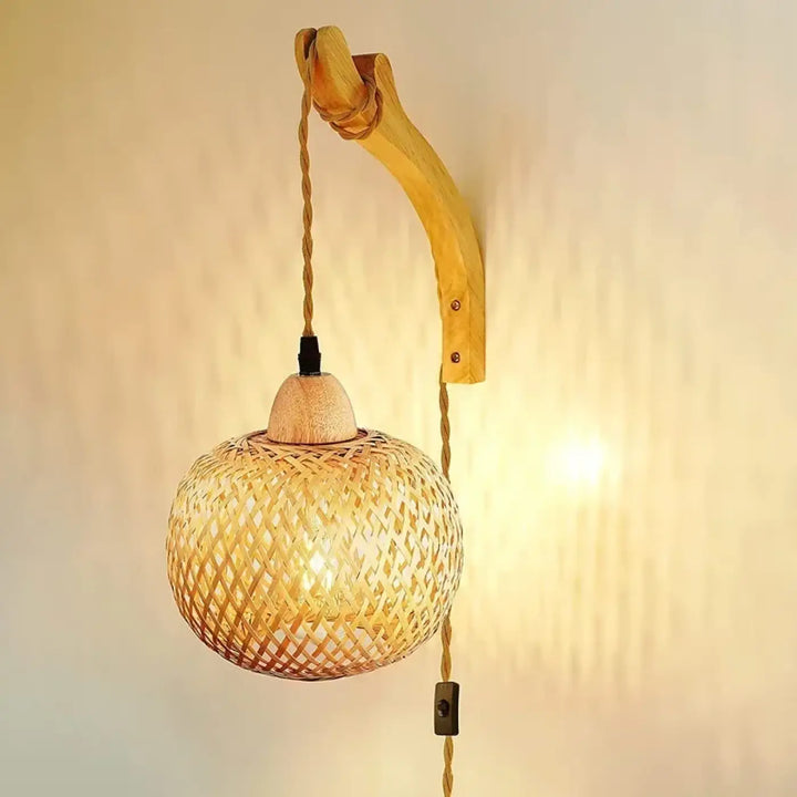 Applique murale nassa en bois naturel avec suspension tressée en bambou chaud et support mural incurvé en bois design