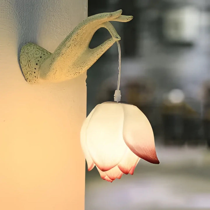 Applique murale artus en forme de lotus en céramique verte patinée avec lumière douce et design floral blanc et rose