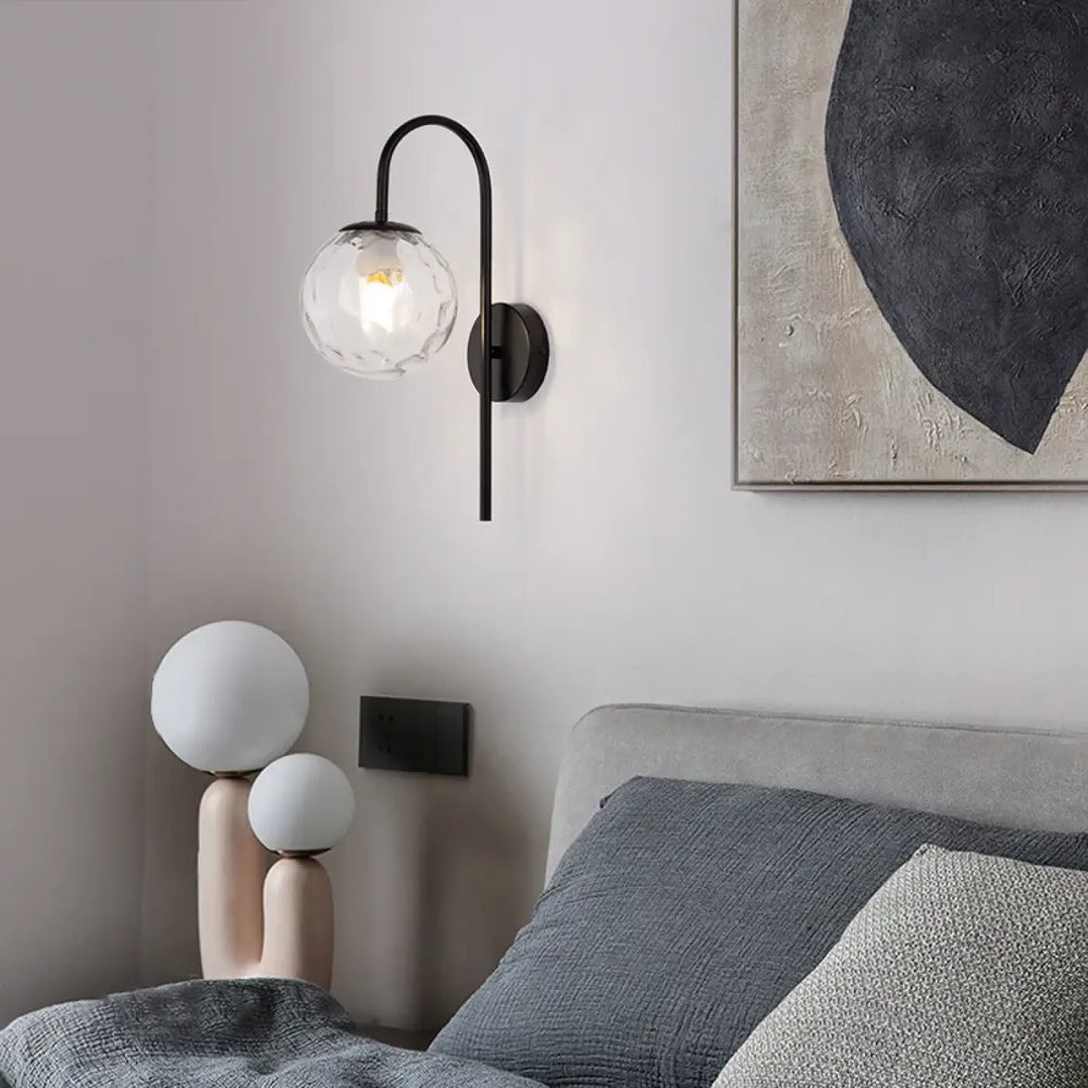 Applique murale design globe opalin noir ou doré chic