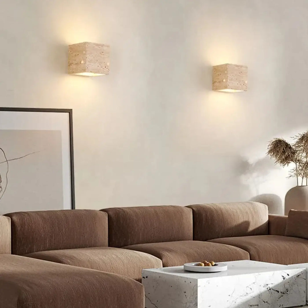 Applique murale pierlune beige en pierre avec éclairage diffus chaud pour un éclairage mural élégant