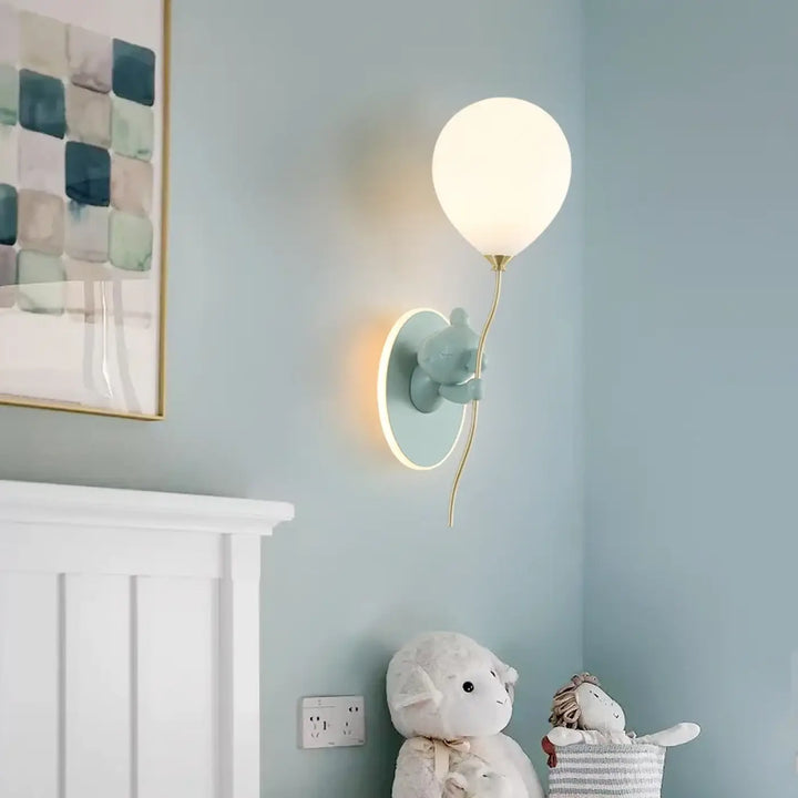 Applique design ourson avec boule lumineuse style poétique