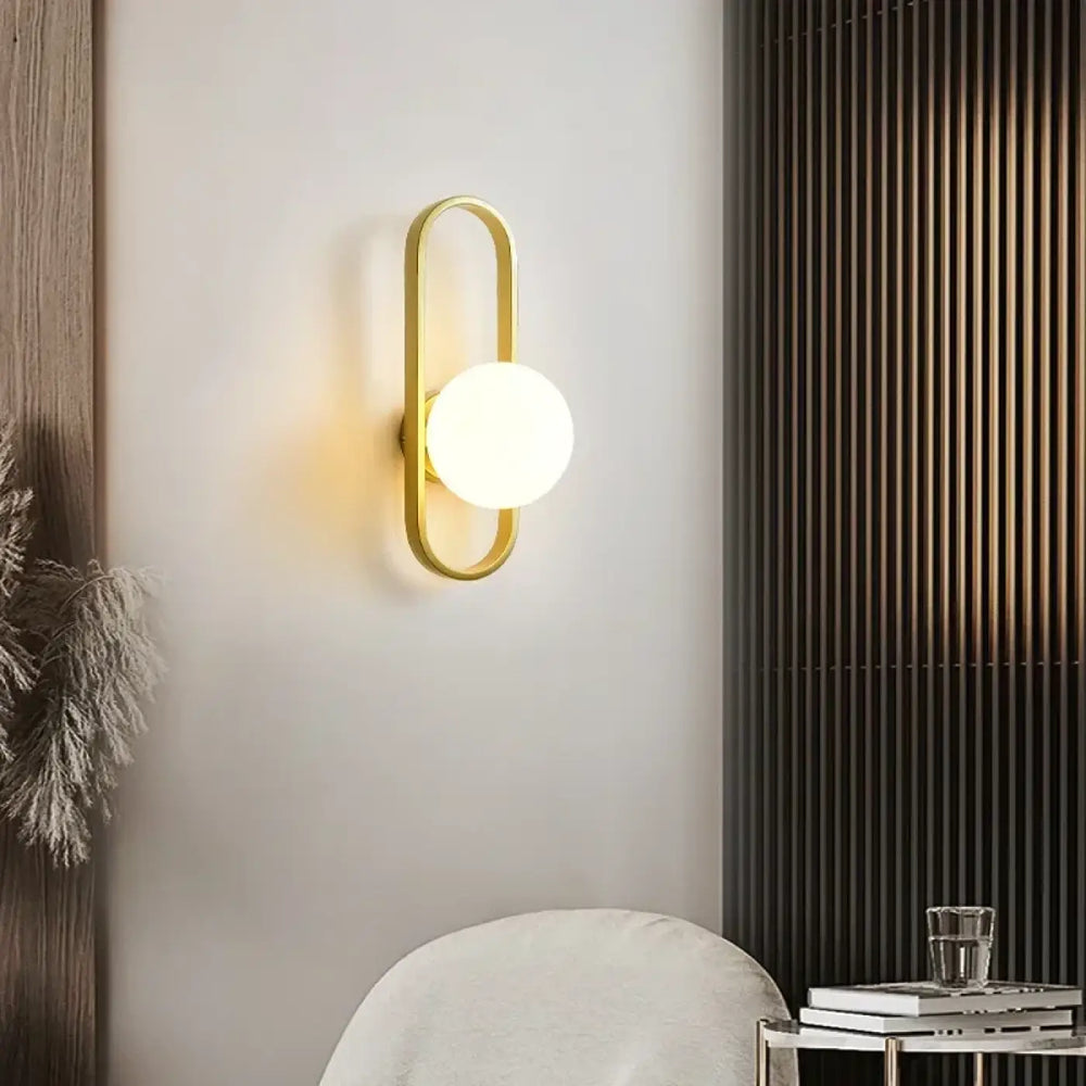 Applique murale design ovale avec globe blanc élégant