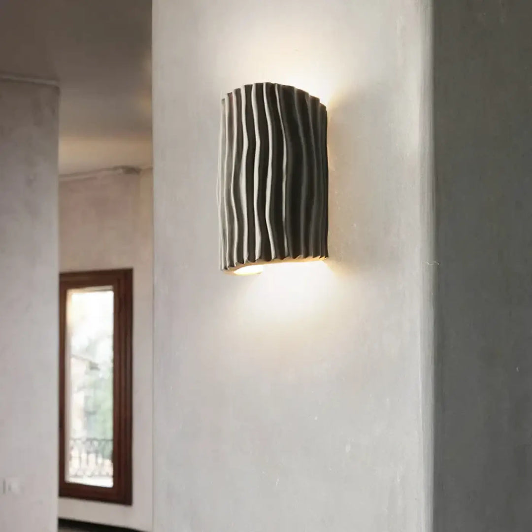 Applique murale design plissée moderne avec lumière douce décorative