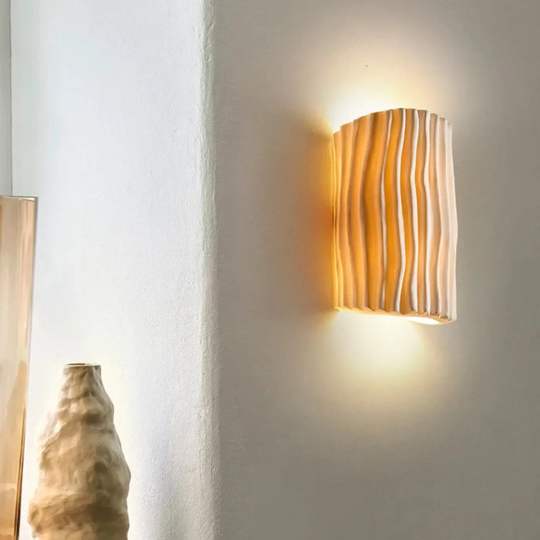 Applique murale design plissée moderne avec lumière douce décorative