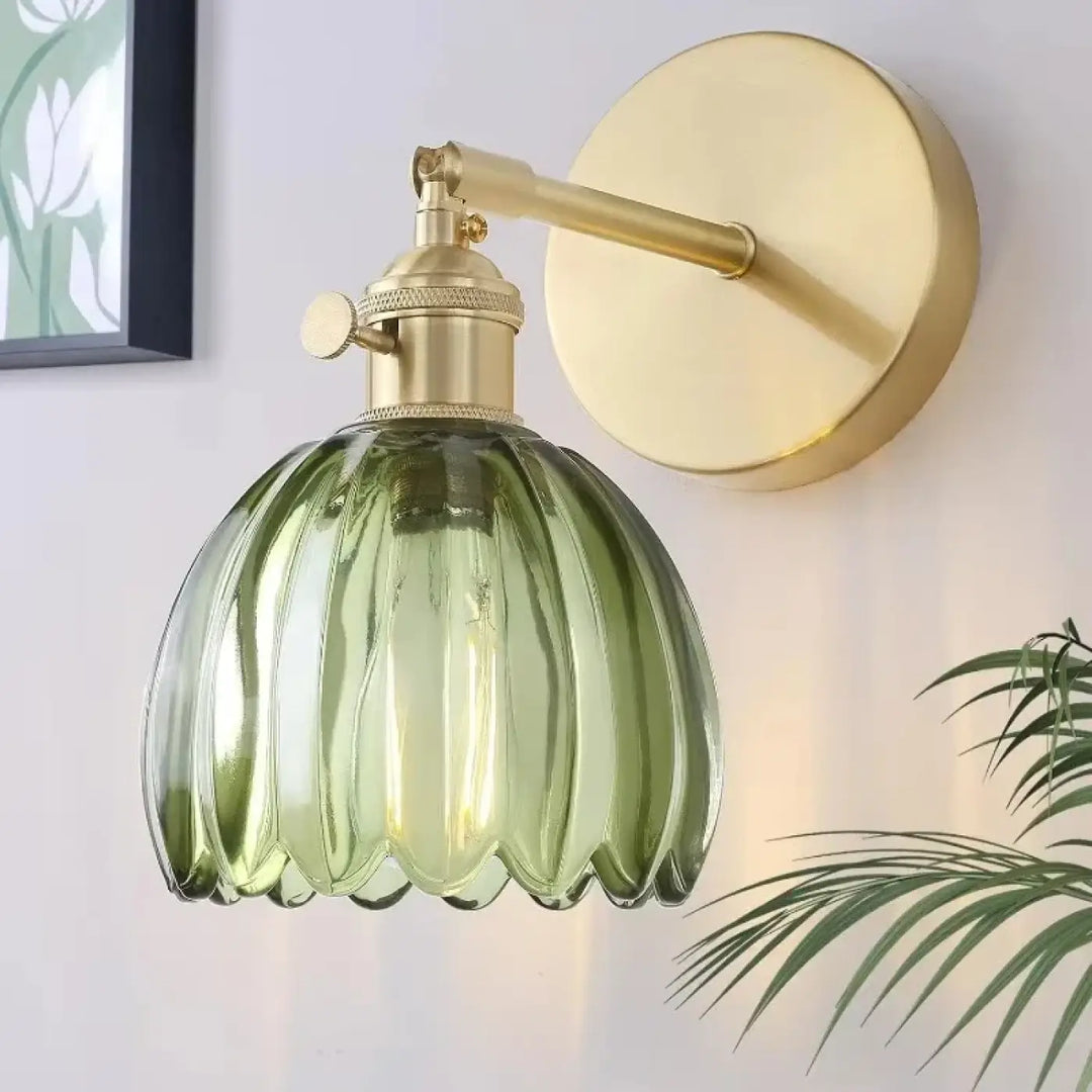 Applique Murale Dorée Avec Abat Jour En Verre Vert Vintage