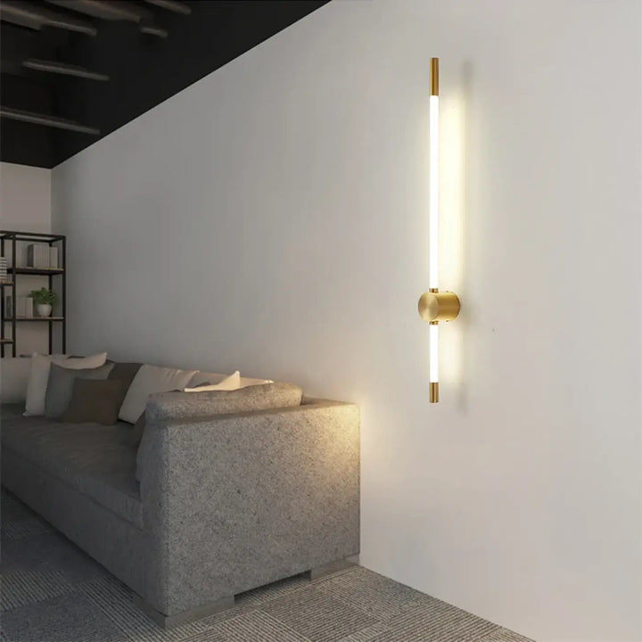 Applique Murale Dorée Avec Long Tube LED Design Contemporain