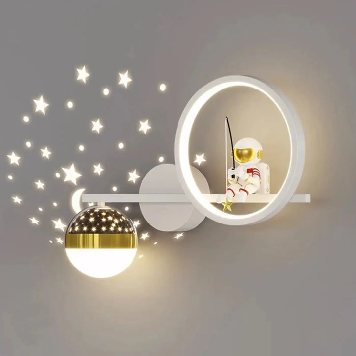Applique Murale Étoilée Avec Petit Astronaute Design Spatial